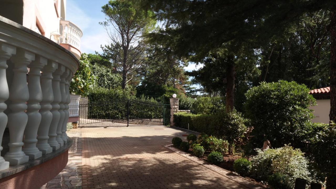 Apartmani Lili Novi Vinodolski Exteriér fotografie